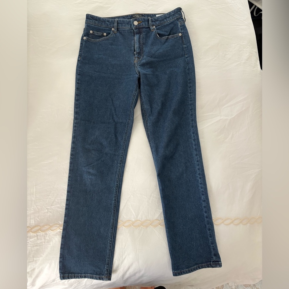 Club Monaco Jeans size 28 High-Rise Skinny Jeans
Color: Indigo